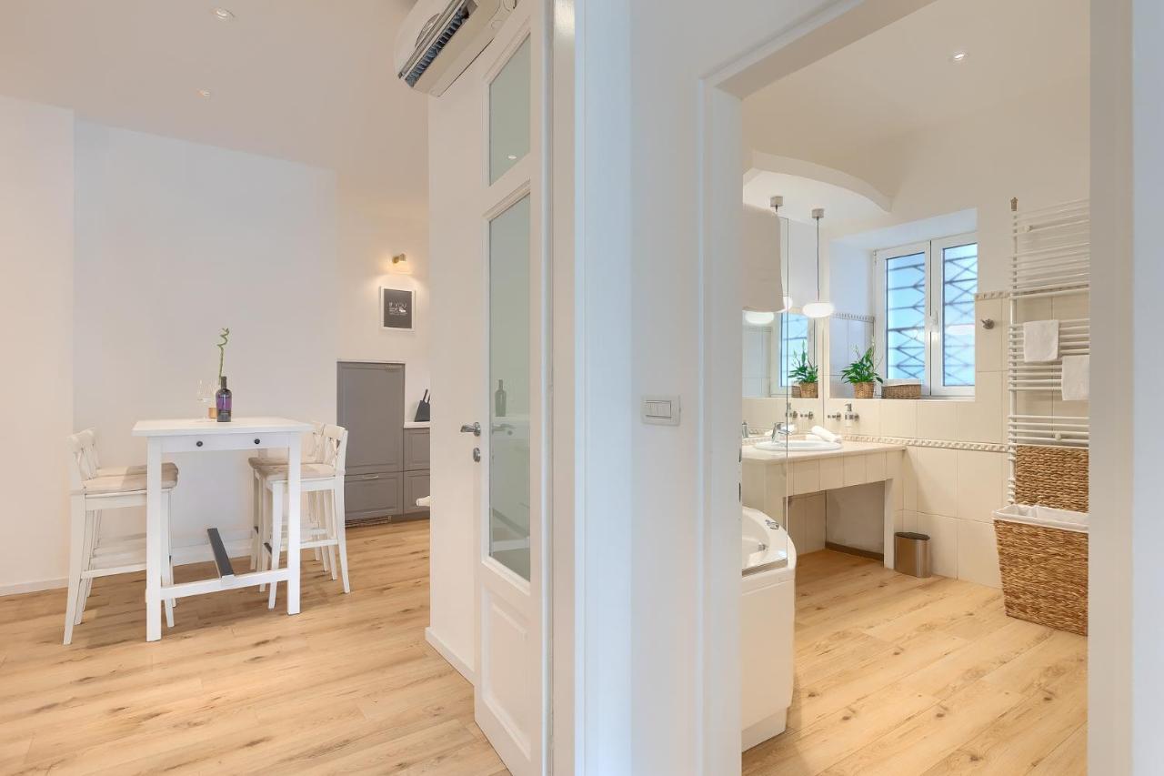 Calafati Apartment With Free Private Parking Rijeka Ngoại thất bức ảnh