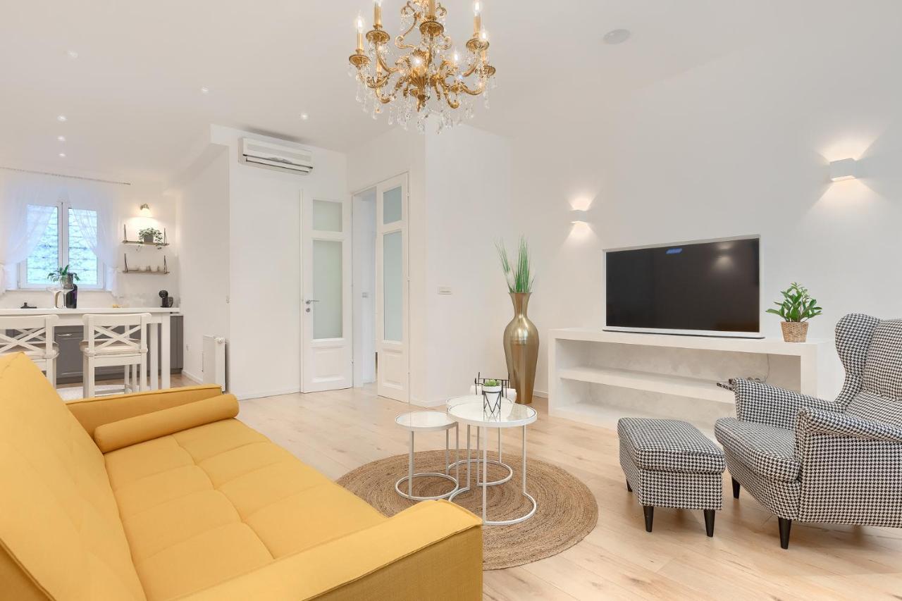 Calafati Apartment With Free Private Parking Rijeka Ngoại thất bức ảnh