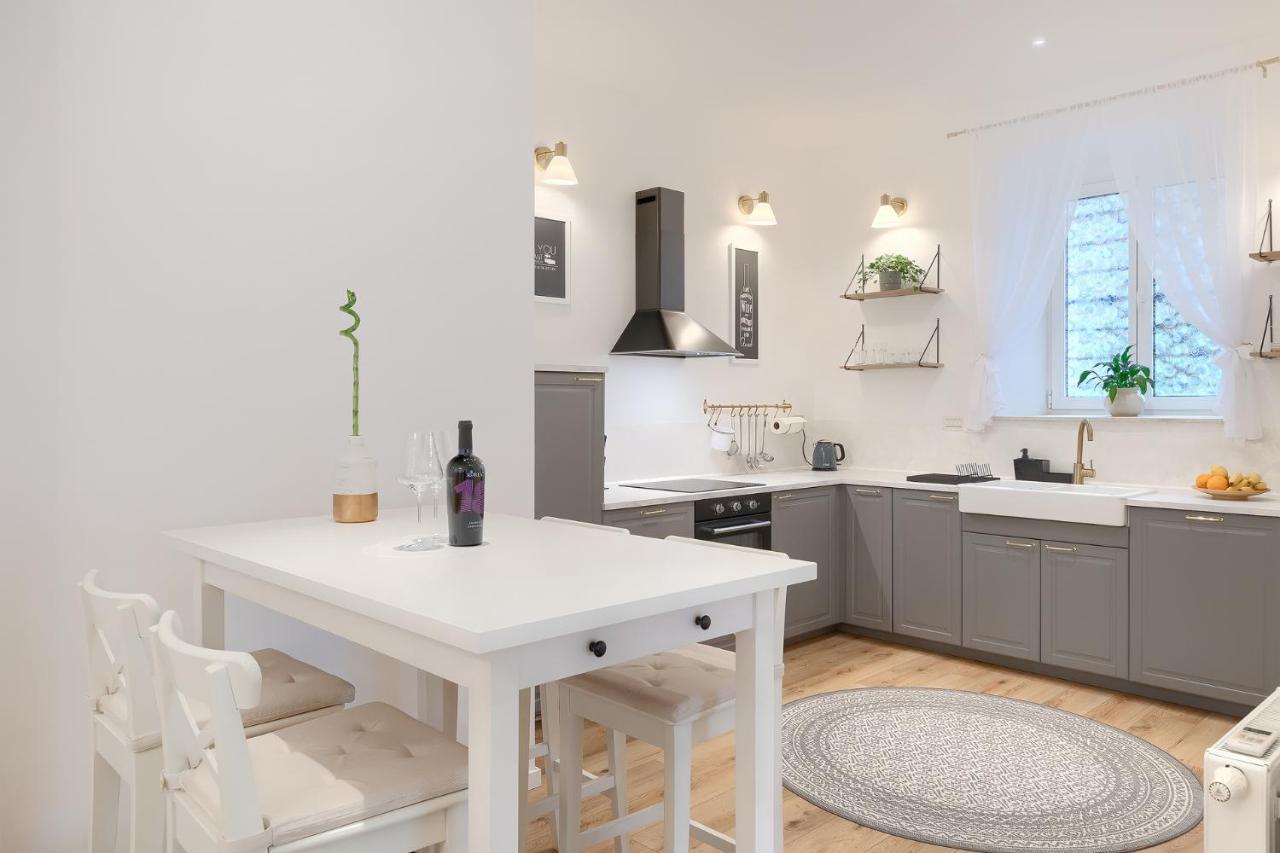 Calafati Apartment With Free Private Parking Rijeka Ngoại thất bức ảnh