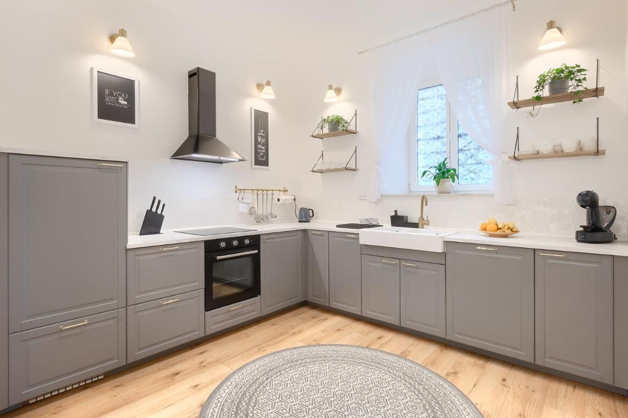 Calafati Apartment With Free Private Parking Rijeka Ngoại thất bức ảnh