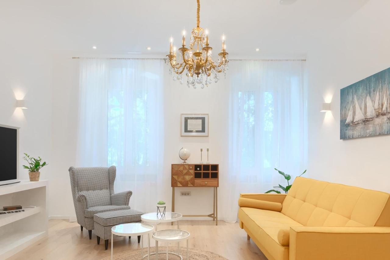Calafati Apartment With Free Private Parking Rijeka Ngoại thất bức ảnh