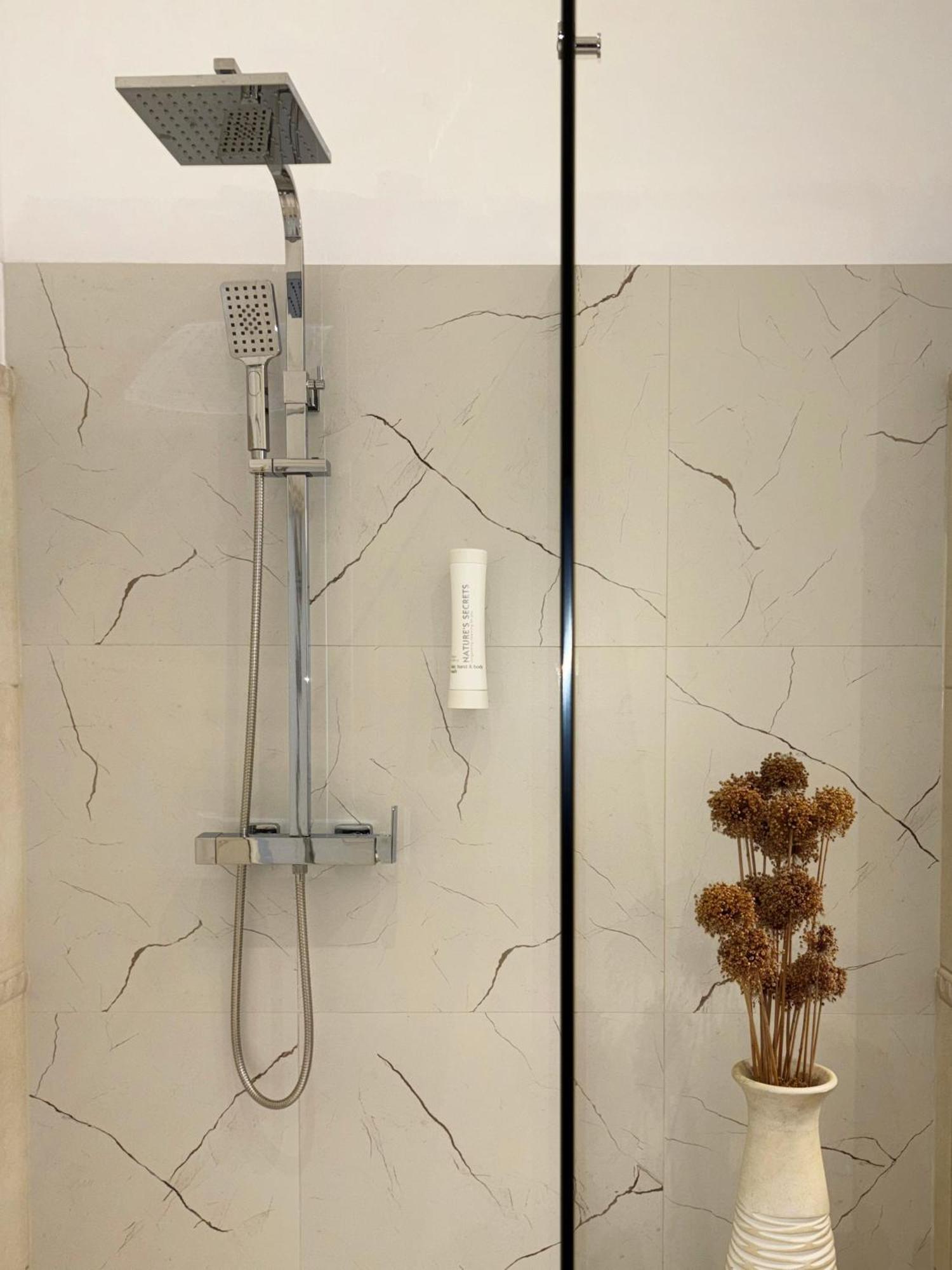 Calafati Apartment With Free Private Parking Rijeka Ngoại thất bức ảnh