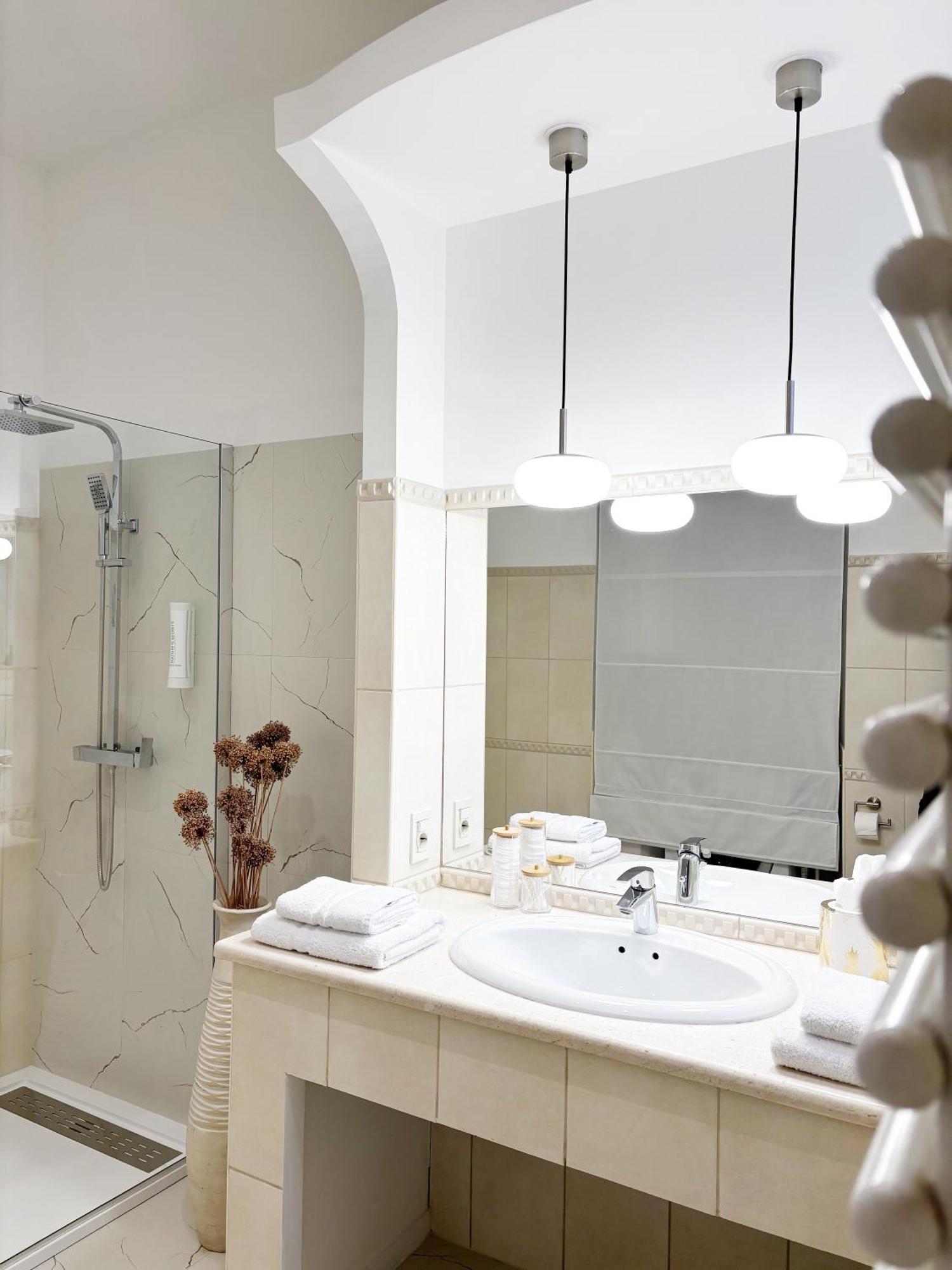 Calafati Apartment With Free Private Parking Rijeka Ngoại thất bức ảnh